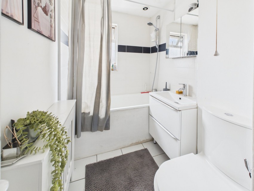 Images for Slough, Berkshire EAID:2640919782 BID:SLL
