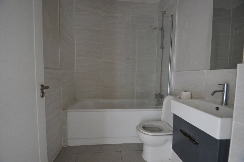 Images for Slough, Berkshire EAID:2640919782 BID:SLL