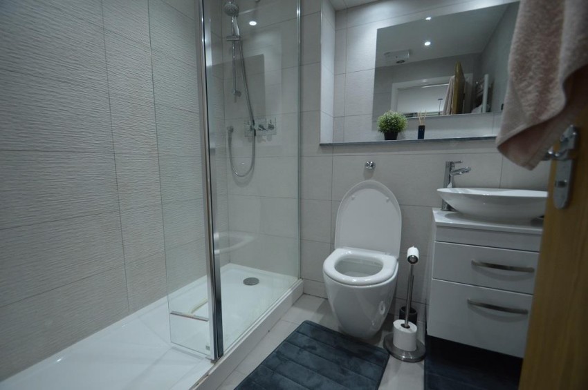 Images for Slough, Berkshire EAID:2640919782 BID:SLL