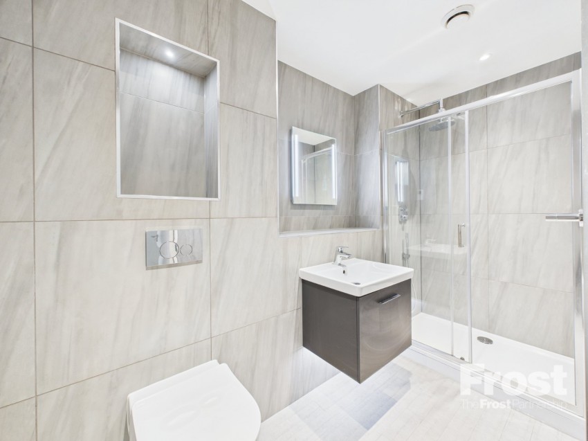 Images for Slough, Berkshire EAID:2640919782 BID:SLL