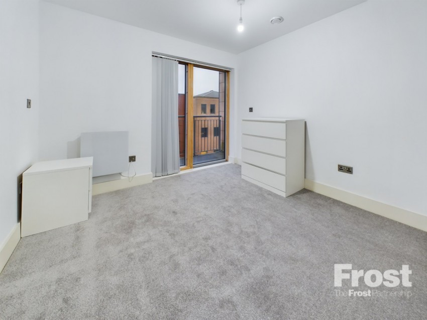 Images for Slough EAID:2640919782 BID:SLL