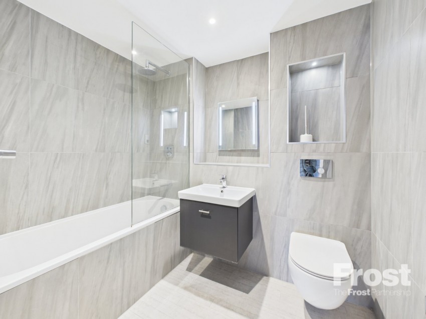 Images for Slough, Berkshire EAID:2640919782 BID:SLL