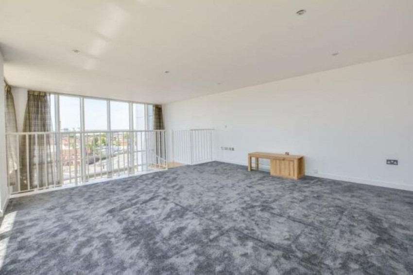 Images for Slough, Berkshire EAID:2640919782 BID:SLL