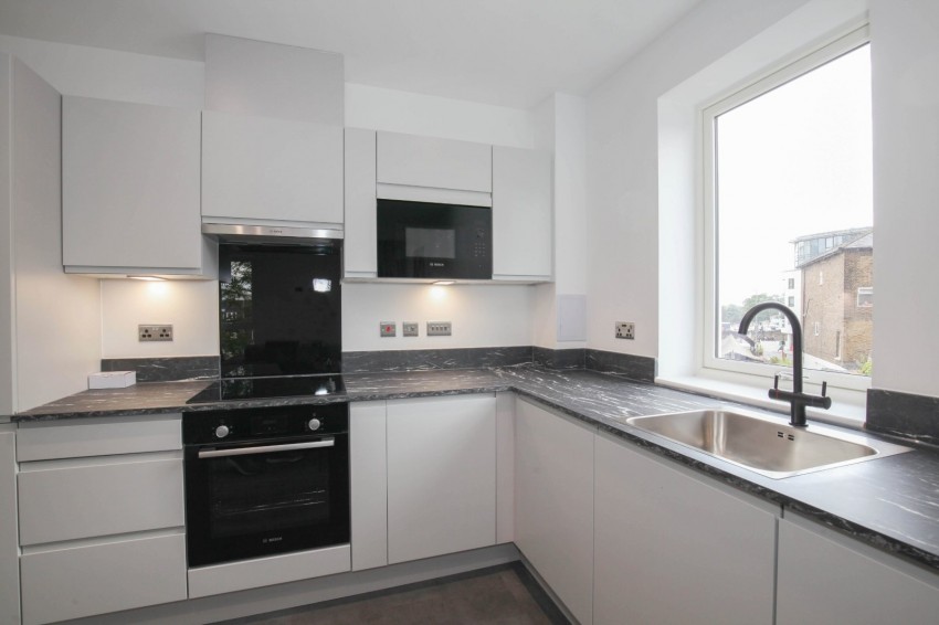 Images for Brentford EAID:2640919782 BID:SLL