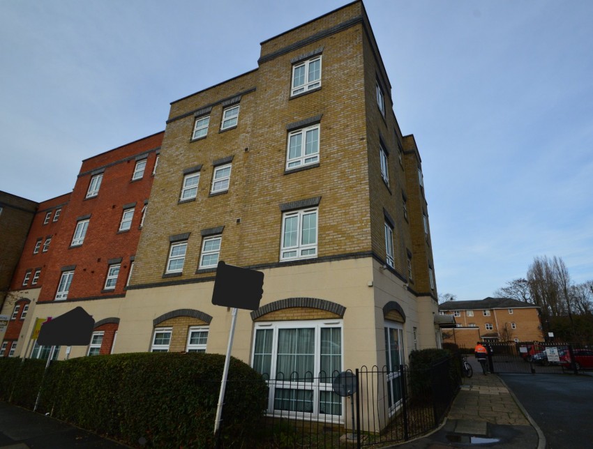 Images for Slough, Berkshire EAID:2640919782 BID:SLL