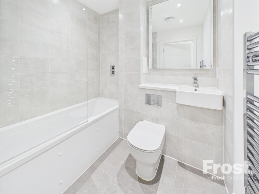 Images for Slough, Berkshire EAID:2640919782 BID:SLL