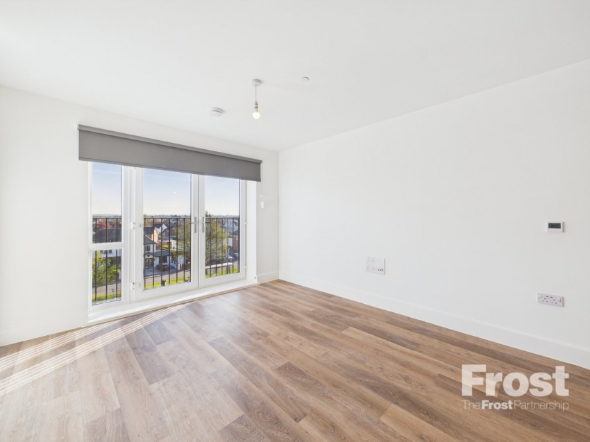 Images for Slough, Berkshire EAID:2640919782 BID:SLL