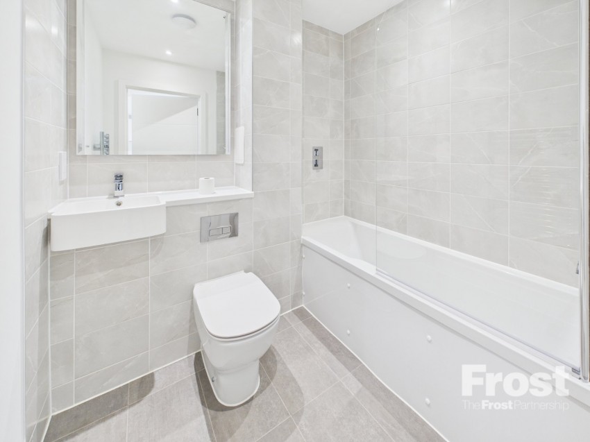 Images for Slough, Berkshire EAID:2640919782 BID:SLL