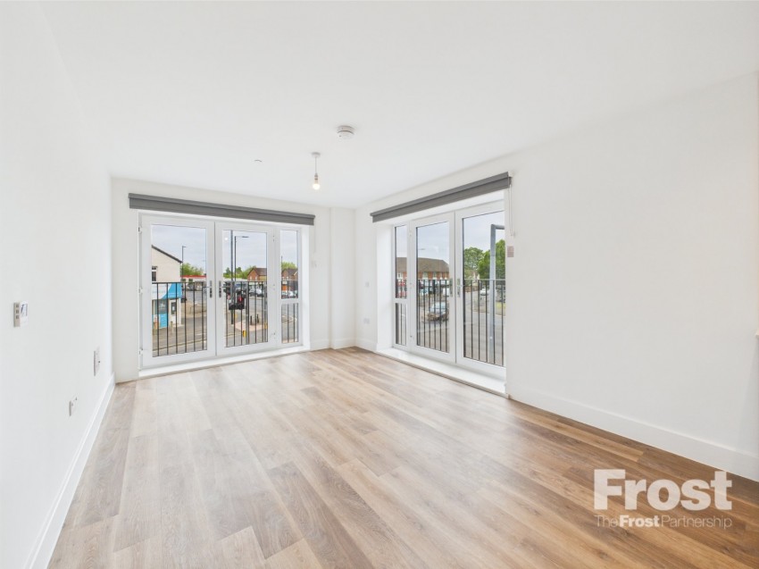 Images for Slough, Berkshire EAID:2640919782 BID:SLL