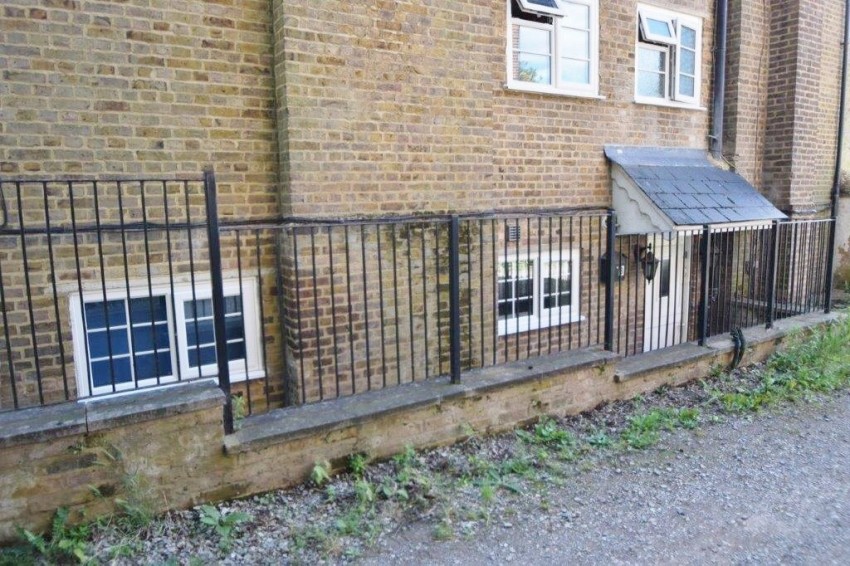 Images for Slough, Berkshire EAID:2640919782 BID:SLL