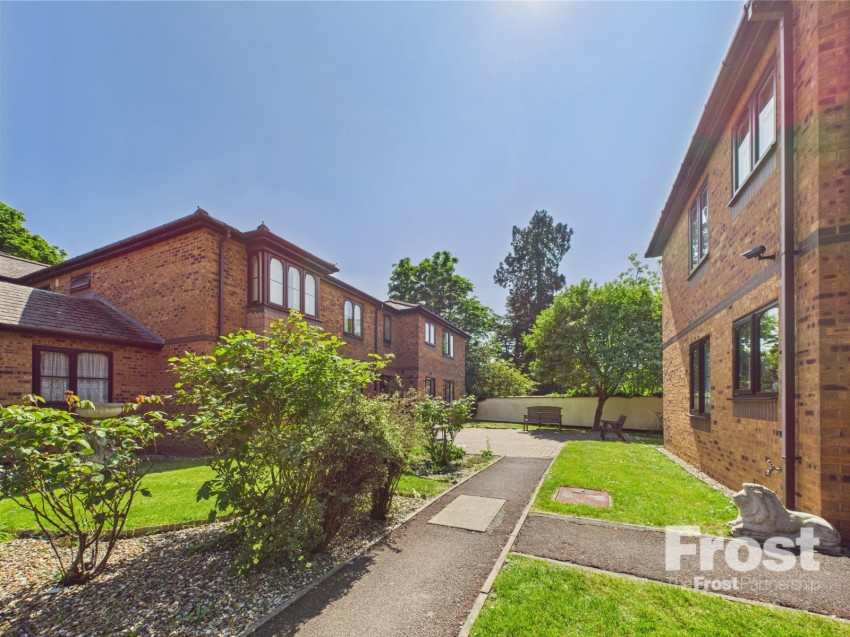 Images for Slough, Berkshire EAID:2640919782 BID:SLL