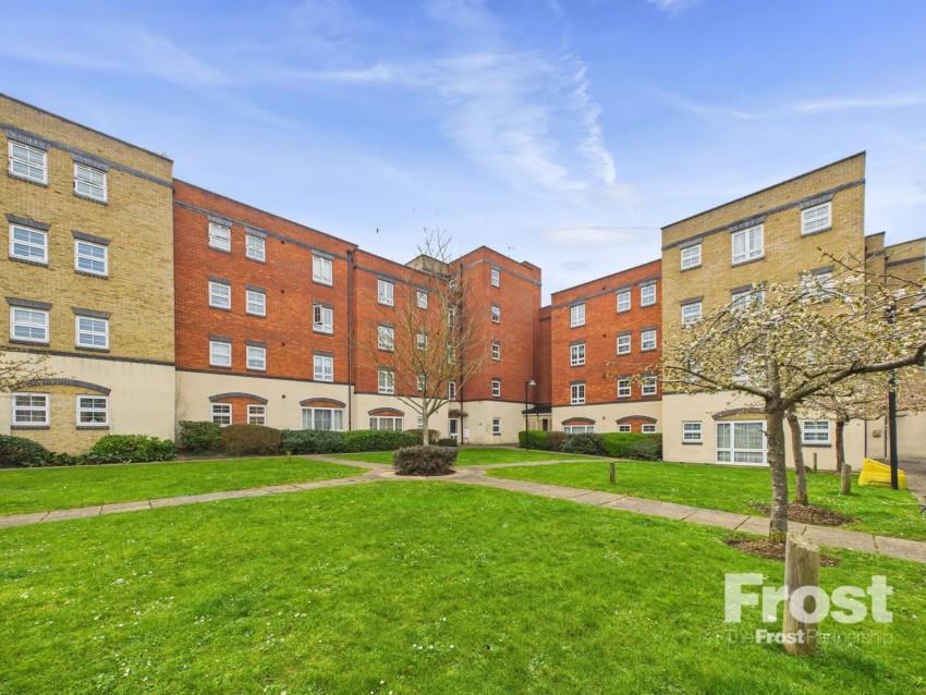 Images for Slough, Berkshire EAID:2640919782 BID:SLL