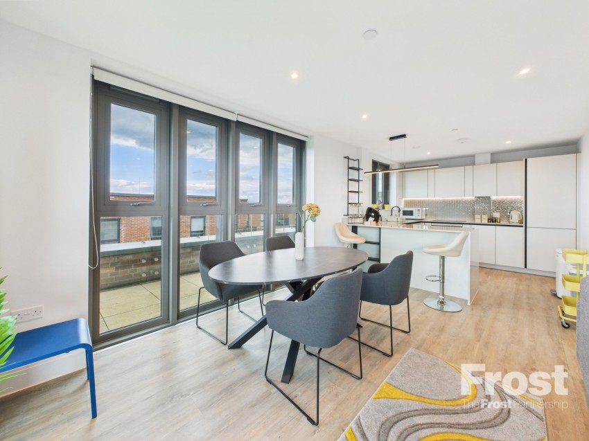 Images for Slough, Berkshire EAID:2640919782 BID:SLL