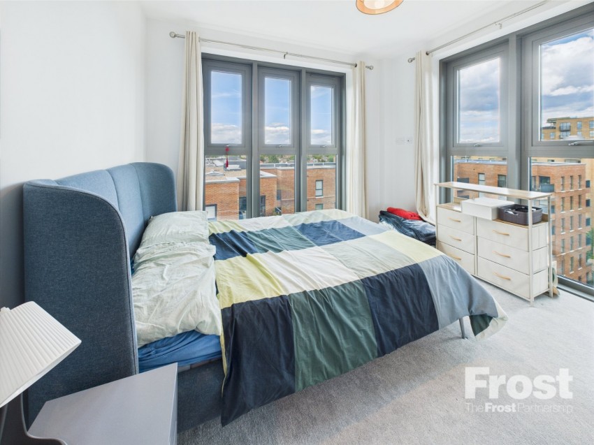 Images for Slough, Berkshire EAID:2640919782 BID:SLL