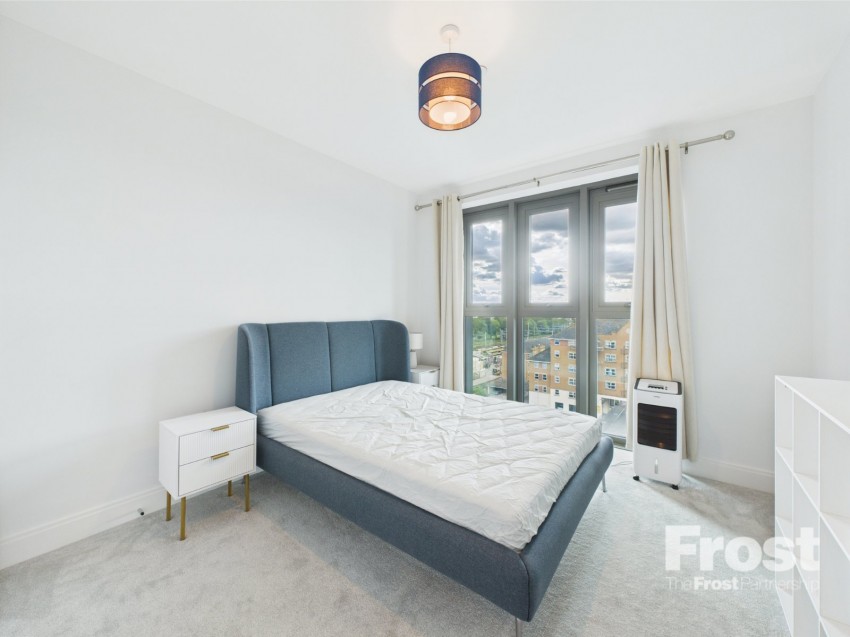 Images for Slough, Berkshire EAID:2640919782 BID:SLL