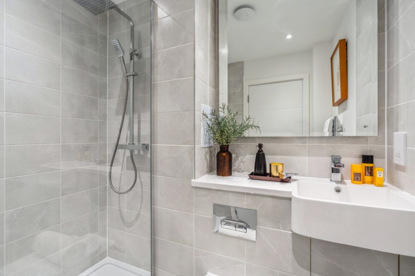 Images for Slough, Berkshire EAID:2640919782 BID:SLL