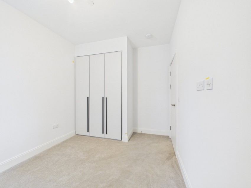 Images for Slough, Berkshire EAID:2640919782 BID:SLL