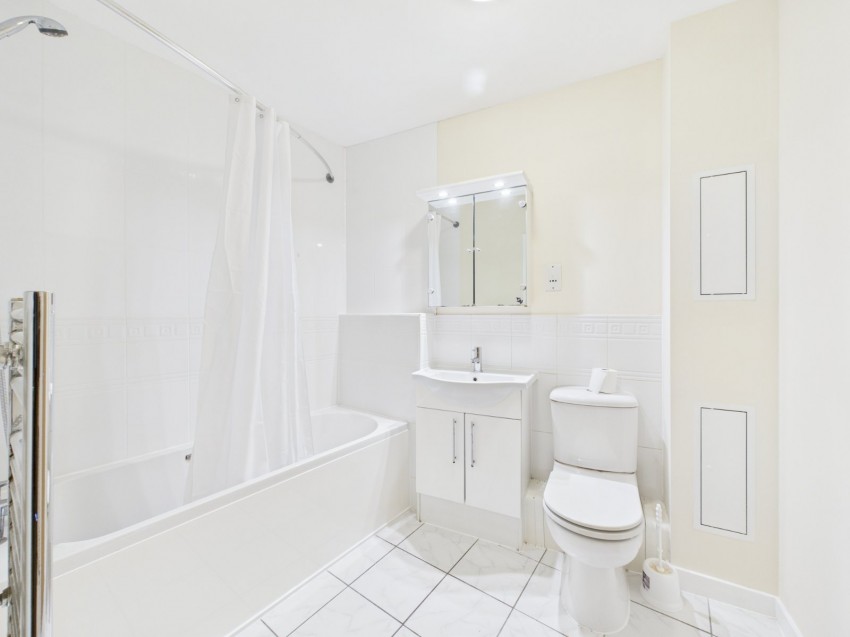 Images for Slough, Berkshire EAID:2640919782 BID:SLL