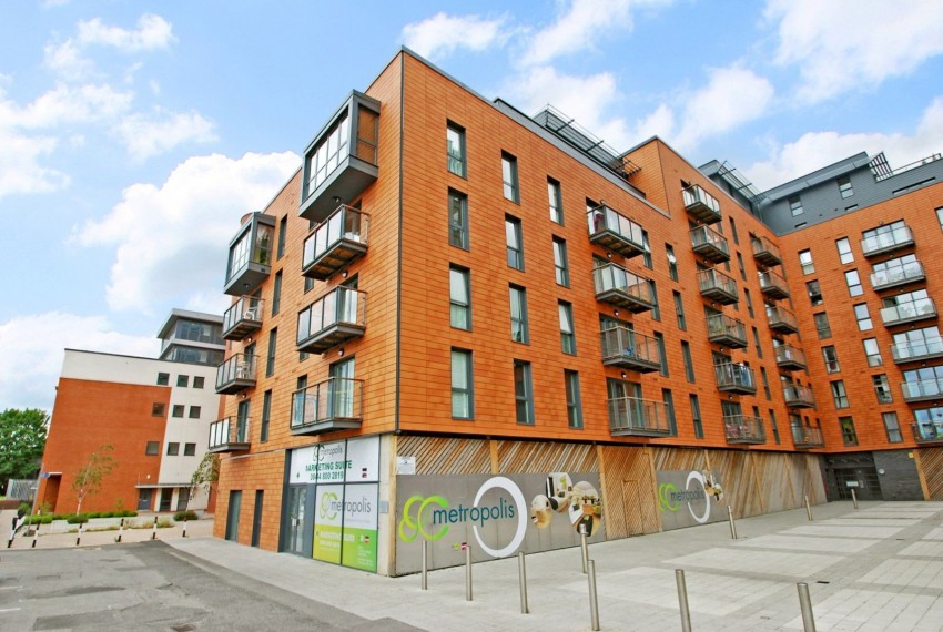 Images for Slough, Berkshire EAID:2640919782 BID:SLL