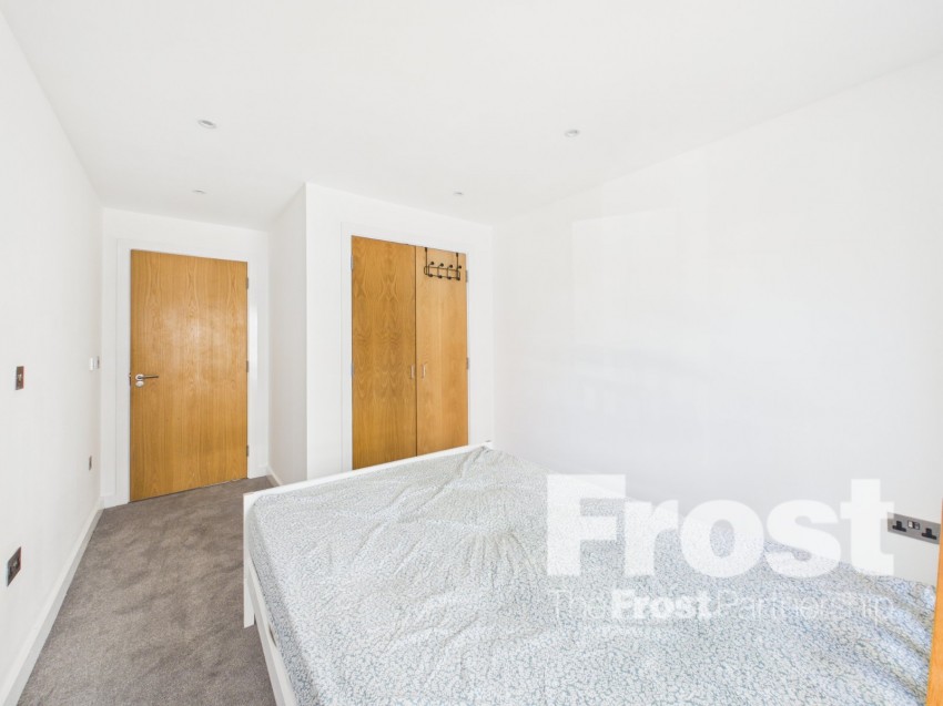 Images for Slough, Berkshire EAID:2640919782 BID:SLL