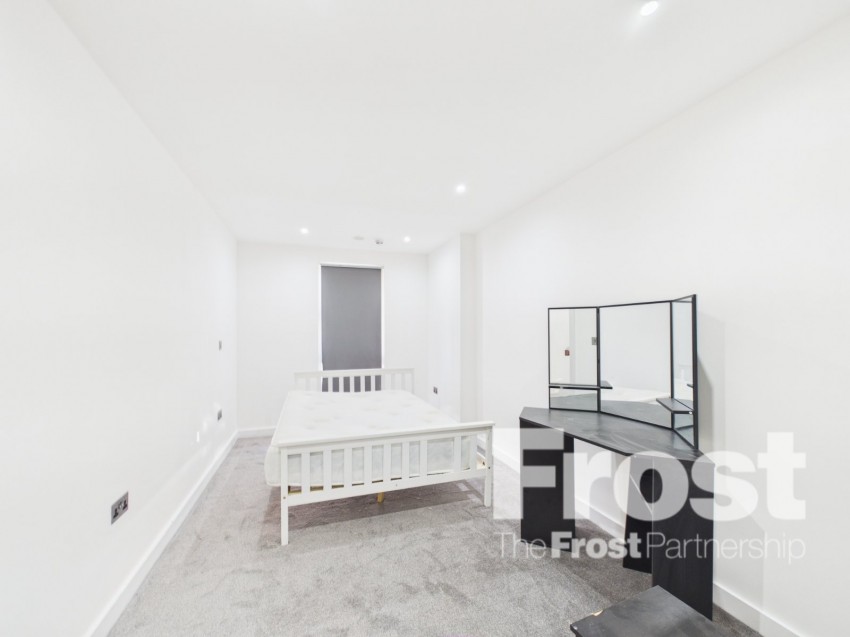 Images for Slough, Berkshire EAID:2640919782 BID:SLL