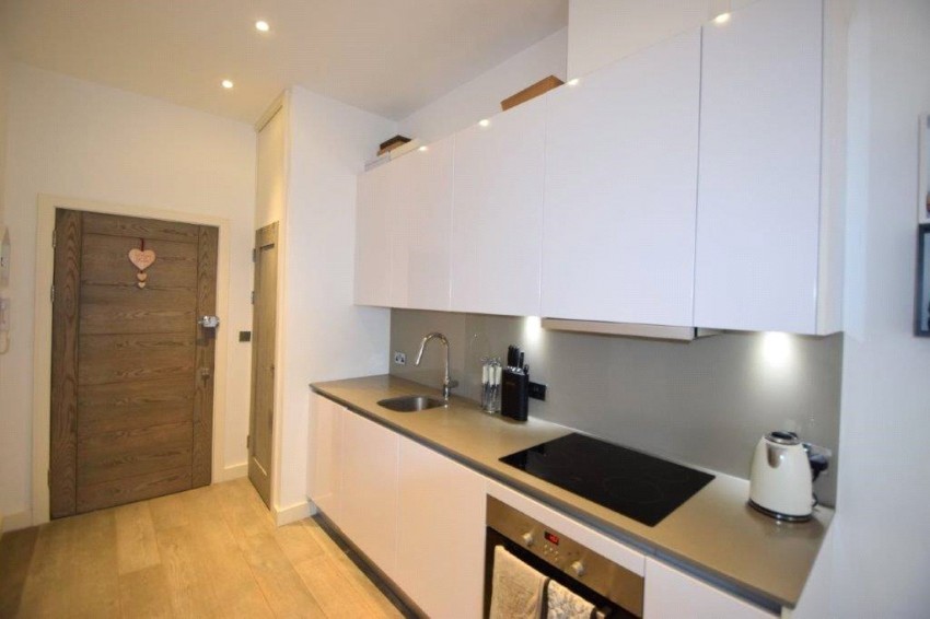 Images for Slough EAID:2640919782 BID:SLL