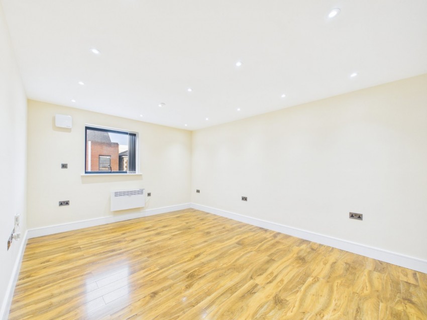 Images for Slough, Berkshire EAID:2640919782 BID:SLL