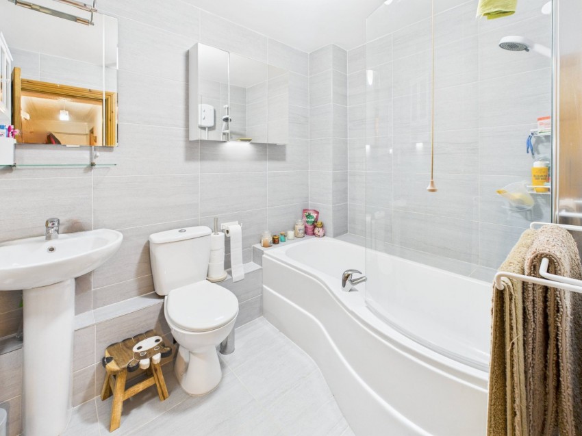 Images for Slough, Berkshire EAID:2640919782 BID:SLO