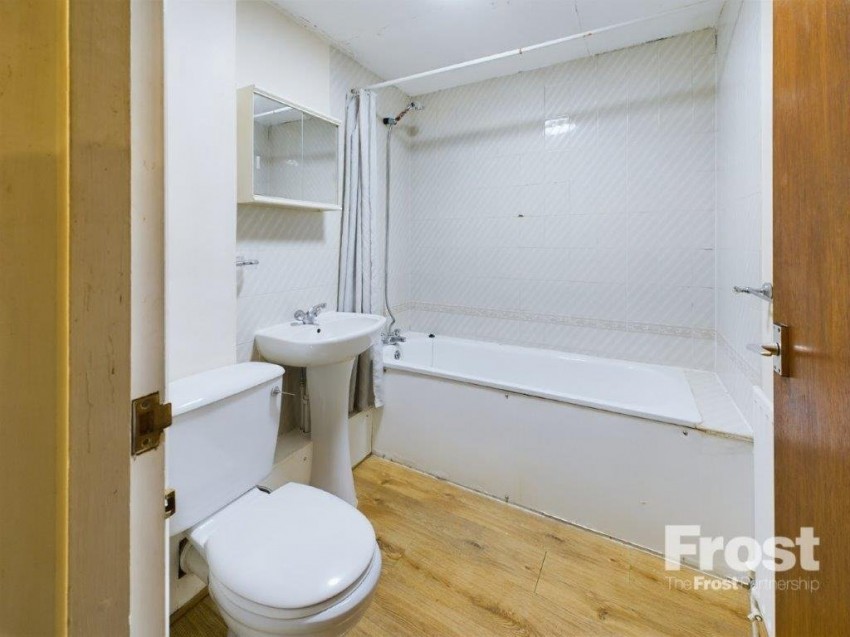 Images for Slough, Berkshire EAID:2640919782 BID:SLO