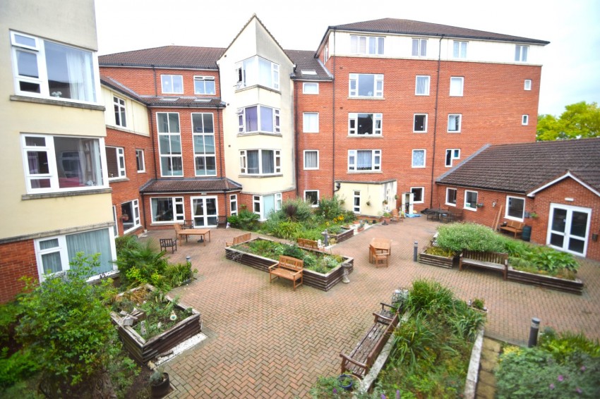 Images for Slough, Berkshire EAID:2640919782 BID:SLO