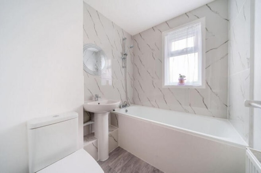 Images for Slough, Berkshire EAID:2640919782 BID:SLO