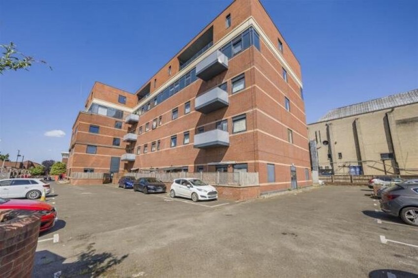 Images for Slough, Berkshire EAID:2640919782 BID:SLO