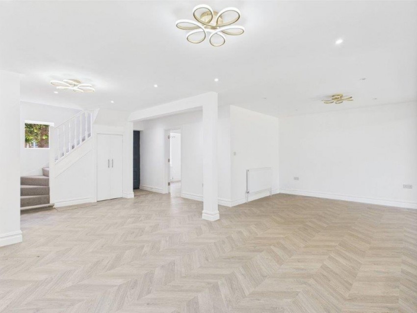 Images for Slough, Berkshire EAID:2640919782 BID:SLO