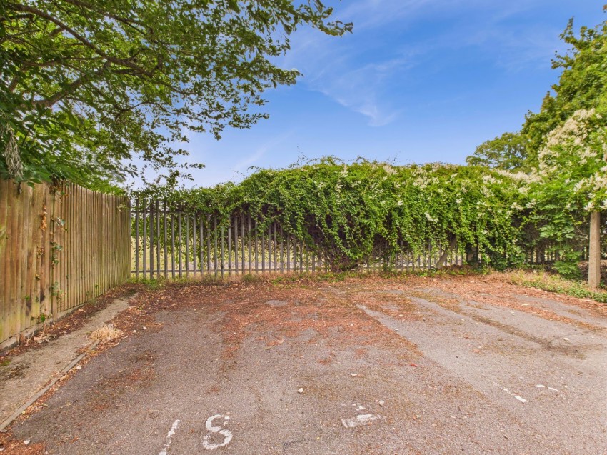 Images for Slough, Berkshire EAID:2640919782 BID:SLO