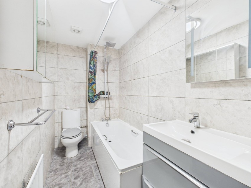 Images for Slough, Berkshire EAID:2640919782 BID:SLO