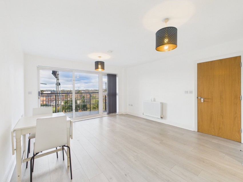 Images for Slough, Berkshire EAID:2640919782 BID:SLO