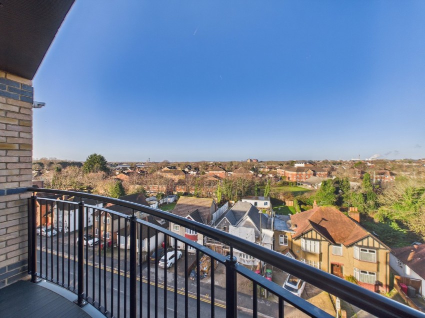 Images for Slough, Berkshire EAID:2640919782 BID:SLO