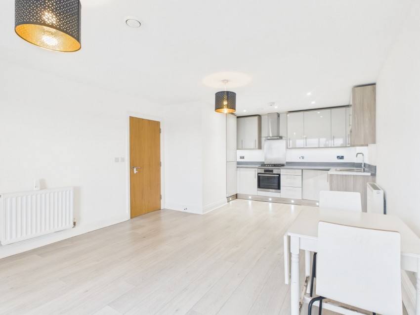 Images for Slough, Berkshire EAID:2640919782 BID:SLO