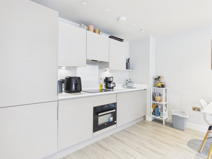 Images for Slough, Berkshire EAID:2640919782 BID:SLO