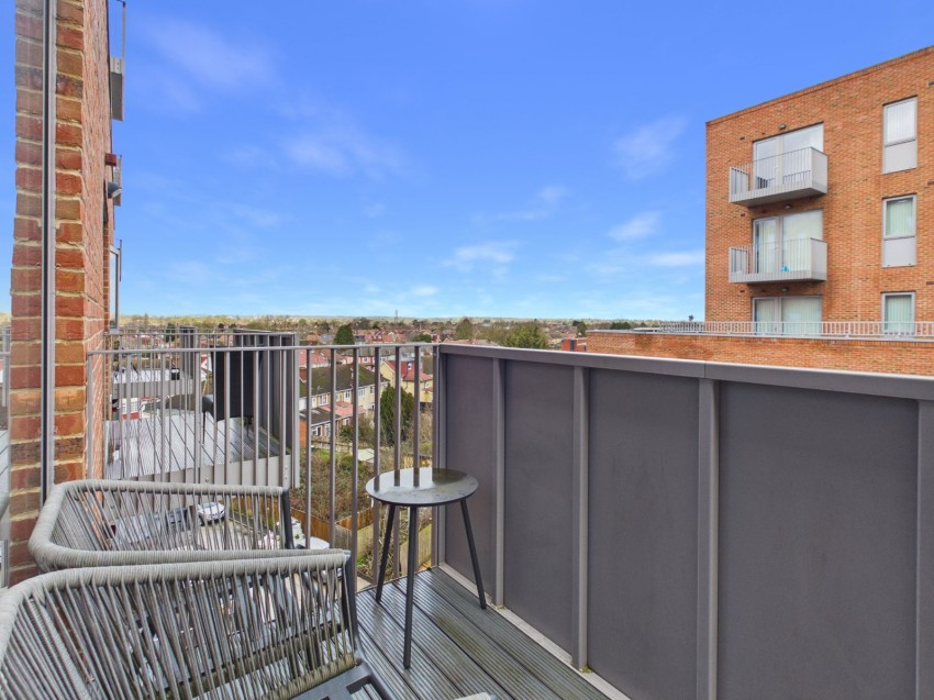 Images for Slough, Berkshire EAID:2640919782 BID:SLO