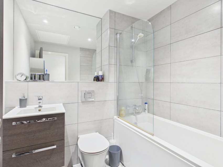 Images for Slough, Berkshire EAID:2640919782 BID:SLO