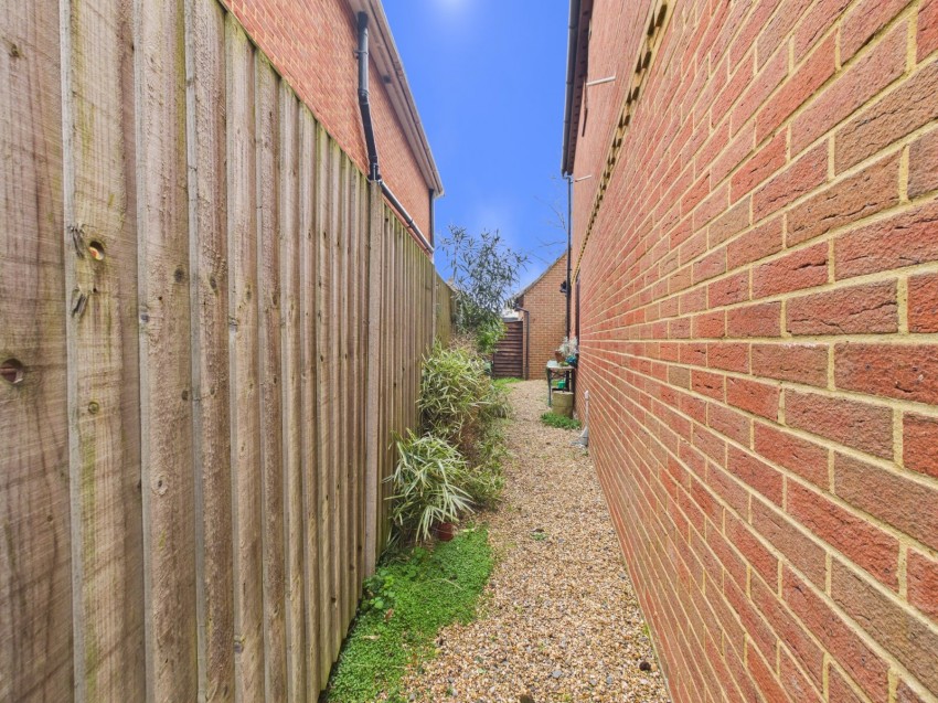 Images for Slough, Berkshire EAID:2640919782 BID:SLO