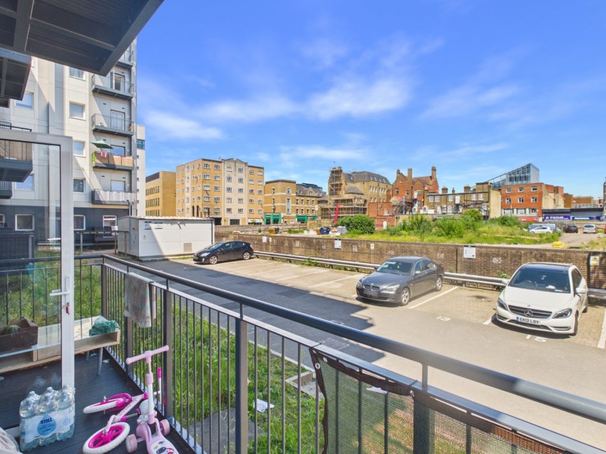Images for Slough, Berkshire EAID:2640919782 BID:SLO
