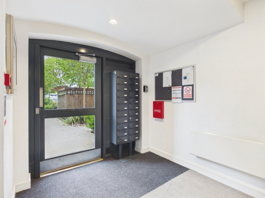 Images for Slough, Berkshire EAID:2640919782 BID:SLO