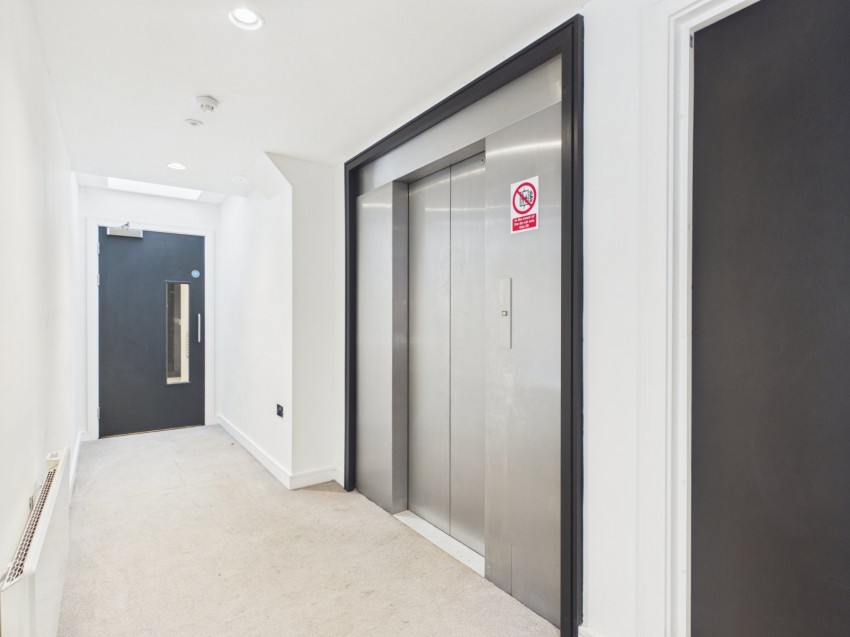 Images for Slough, Berkshire EAID:2640919782 BID:SLO