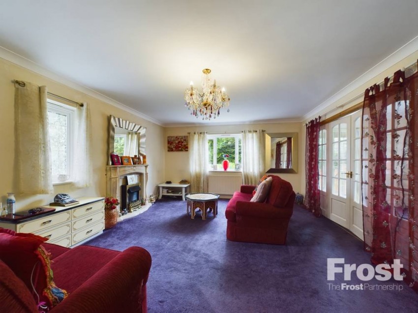 Images for Chertsey Lane, 73 Chertsey Lane, Staines-Upon-Thames, Middlesex EAID:2640919782 BID:STA