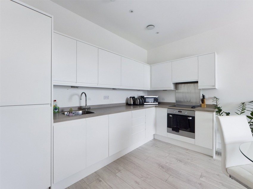 Images for London Road, 42 London Road, Staines-Upon-Thames, Surrey EAID:2640919782 BID:STL