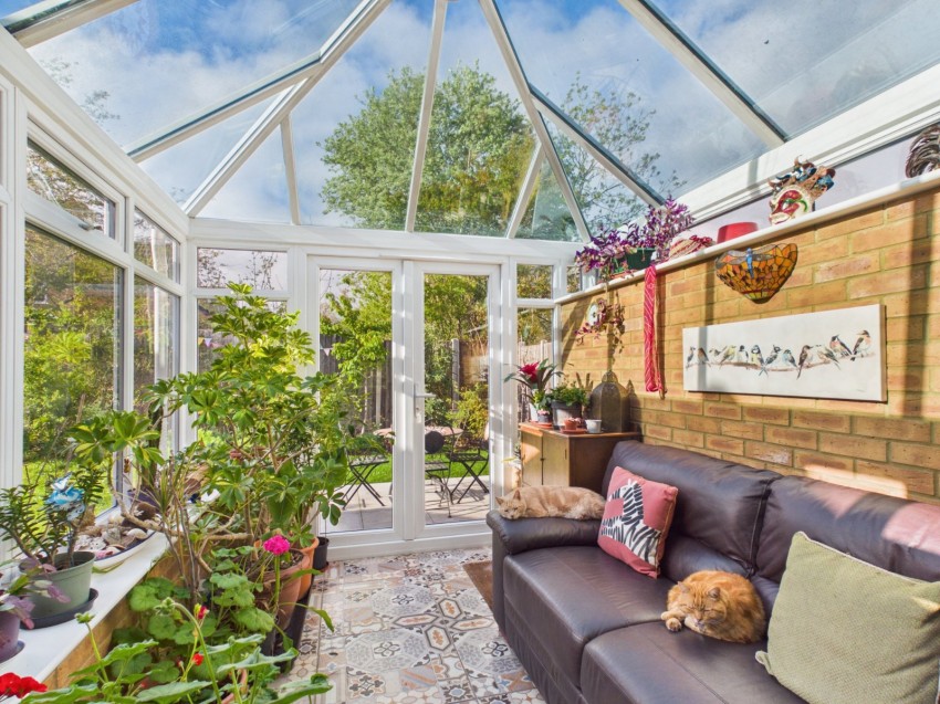 Images for Staines-upon-Thames, Surrey EAID:2640919782 BID:STA