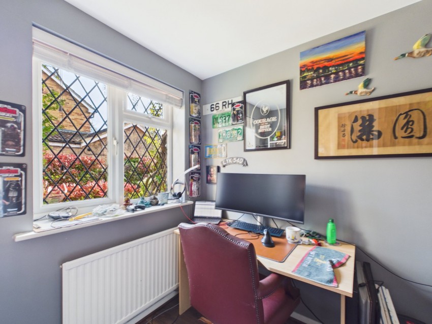 Images for Staines-upon-Thames, Surrey EAID:2640919782 BID:STA