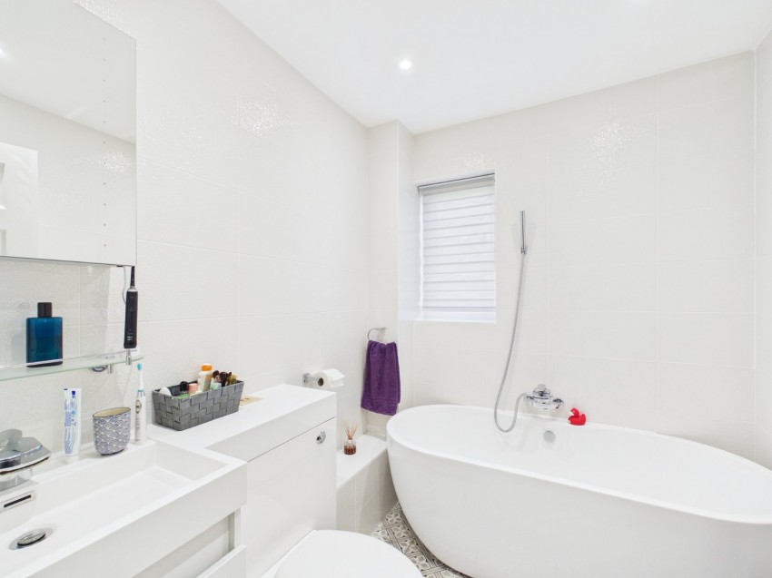 Images for Staines-upon-Thames, Surrey EAID:2640919782 BID:STA